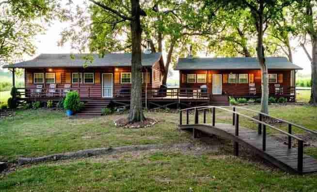 Grand Lake Cabins near Cleora on Grand Lake